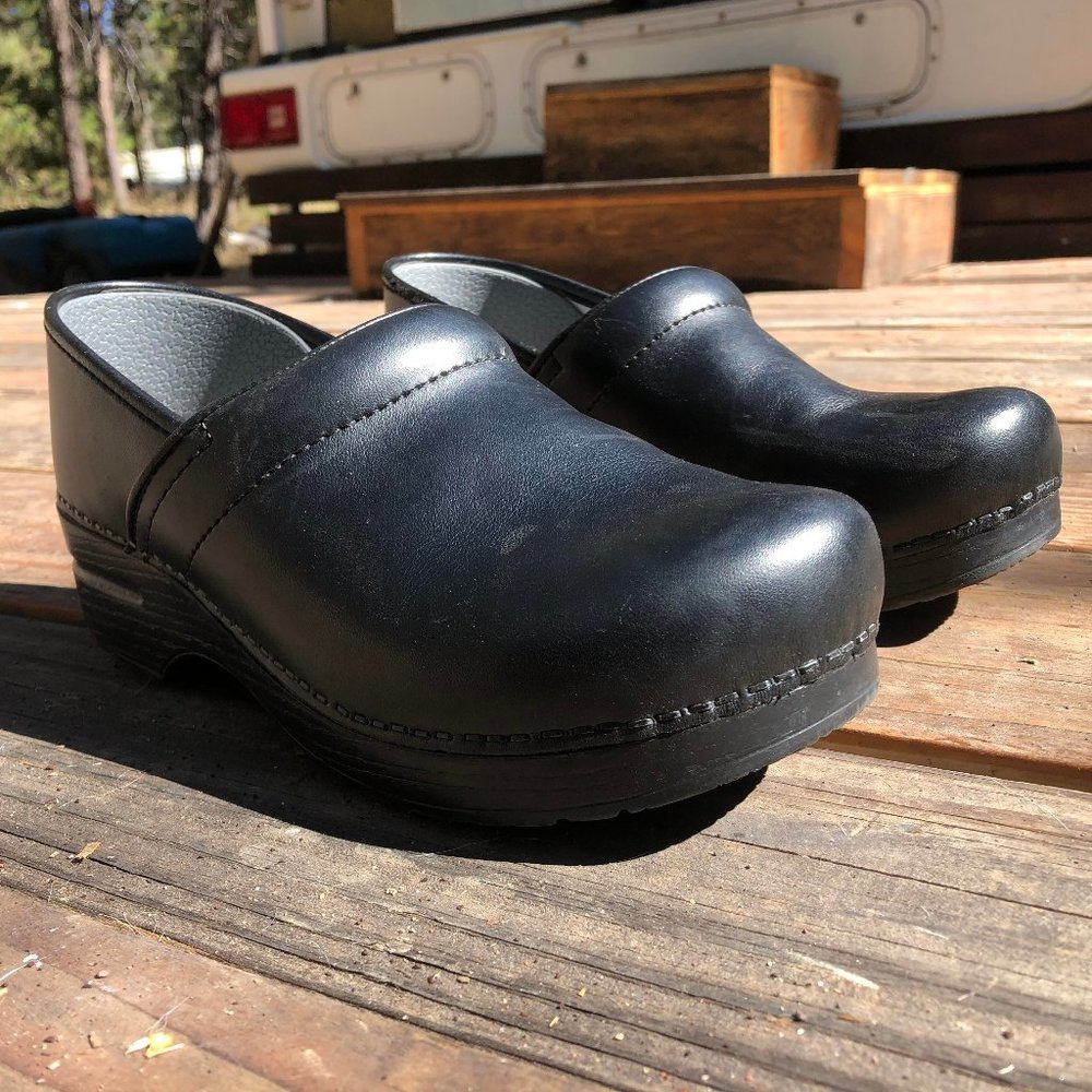 Black Danskos Size 9 - Picture 1 of 3